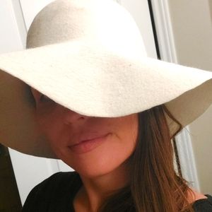 White felted wool wide brim hat